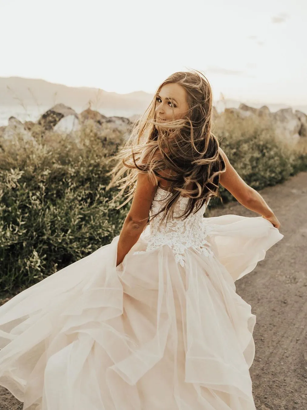 Amazing Sweetheart Off-The-Shoulder Ball Gown Wedding Dresses Tulle Backless Gowns WD451